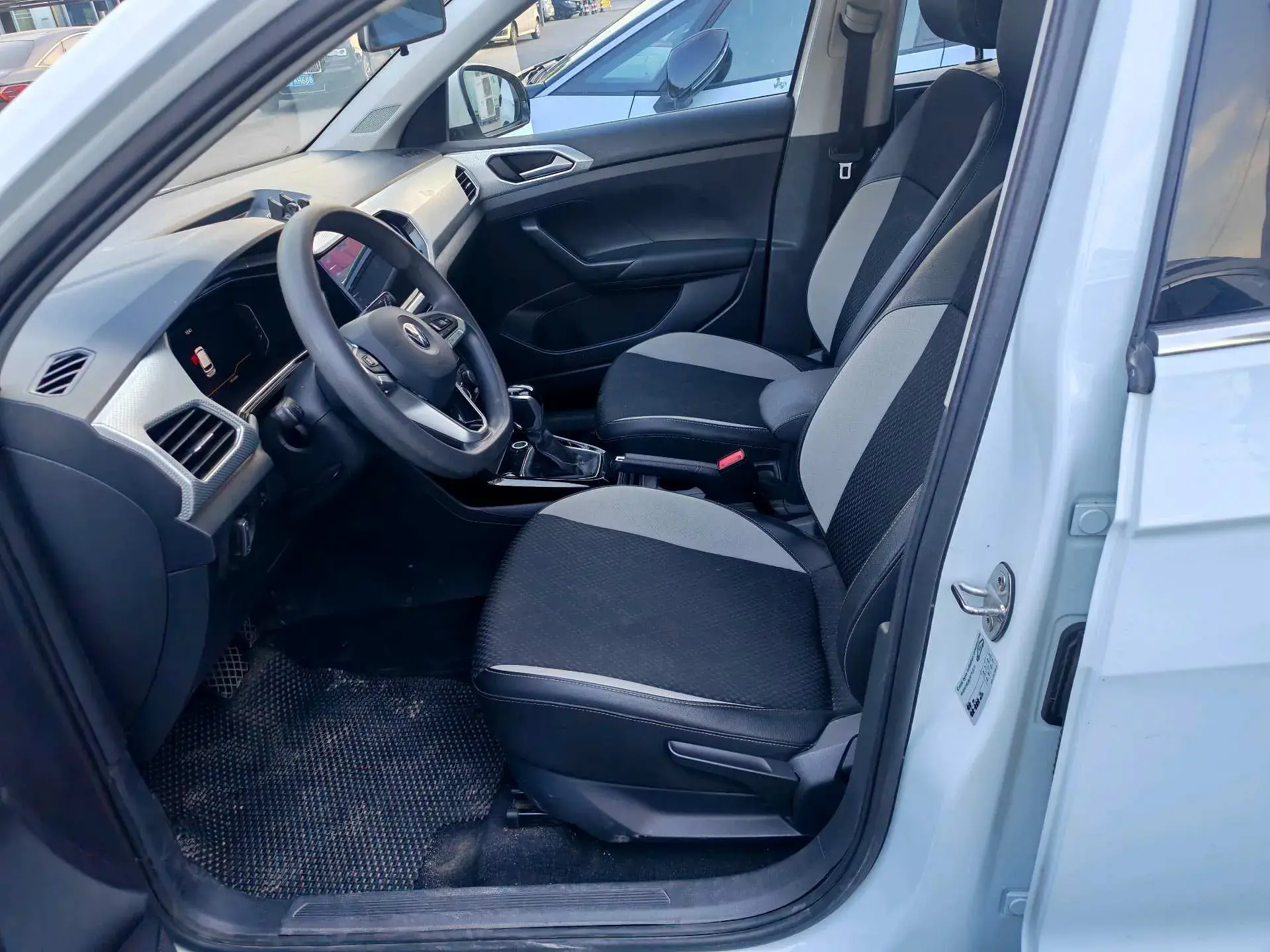 2021 VOLKSWAGEN TACQUA thumbnail 3