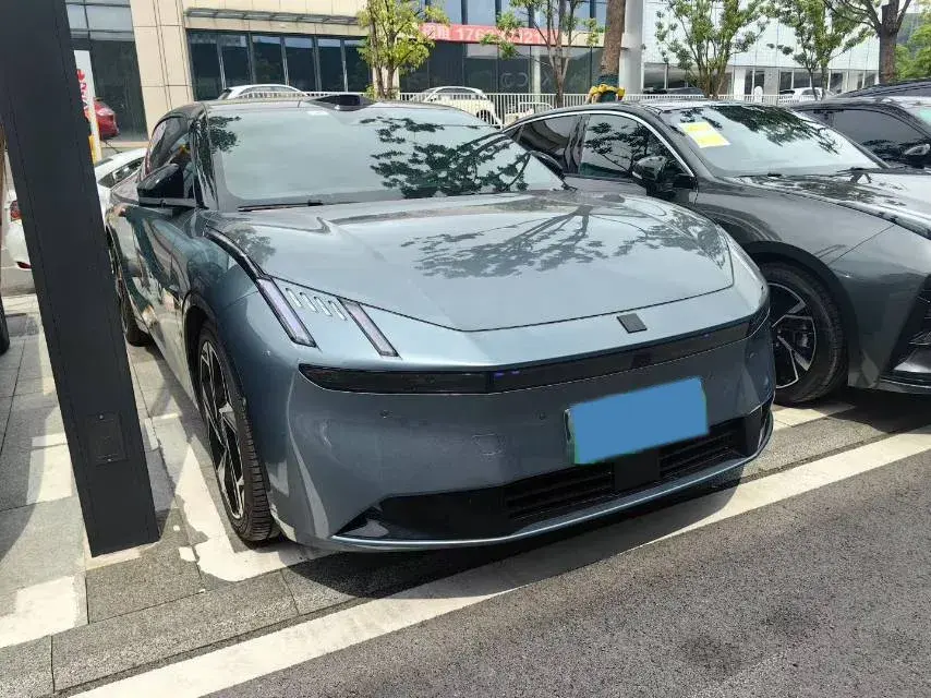 2024 LYNK&CO Z10 thumbnail 3