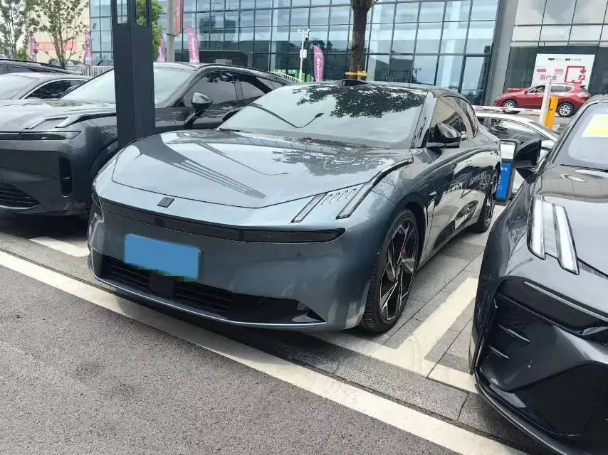 2024 LYNK&CO Z10 view 1