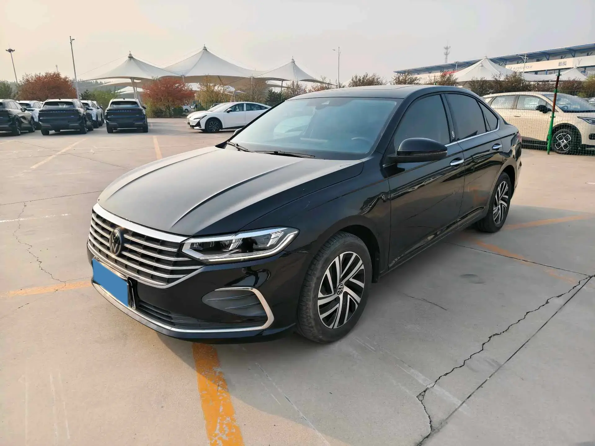 2023 VOLKSWAGEN LAVIDA view 1