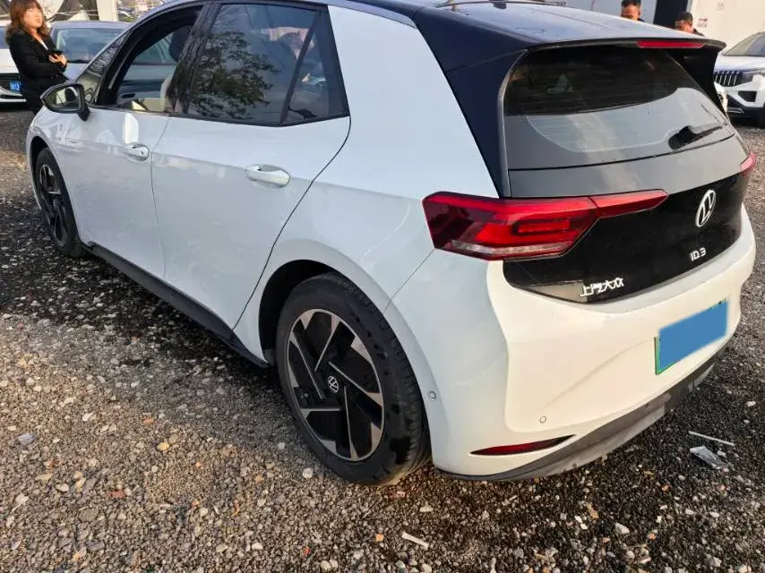 2025 VOLKSWAGEN ID.3 thumbnail 2
