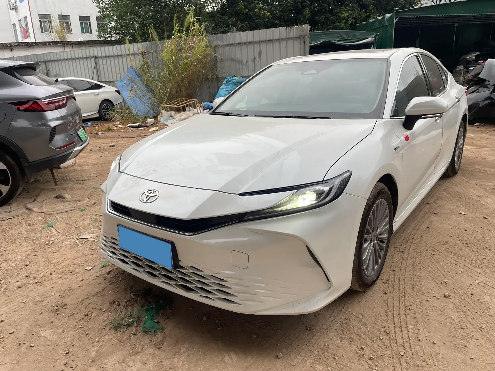 2025 TOYOTA CAMRY view 1