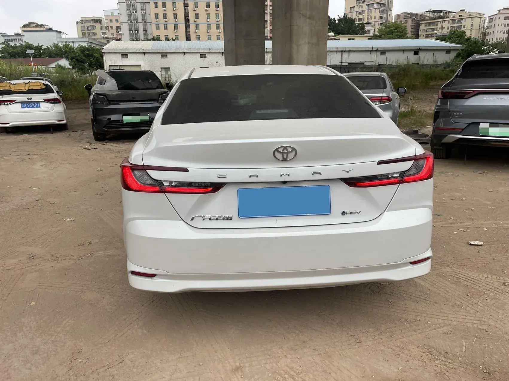 2025 TOYOTA CAMRY thumbnail 3