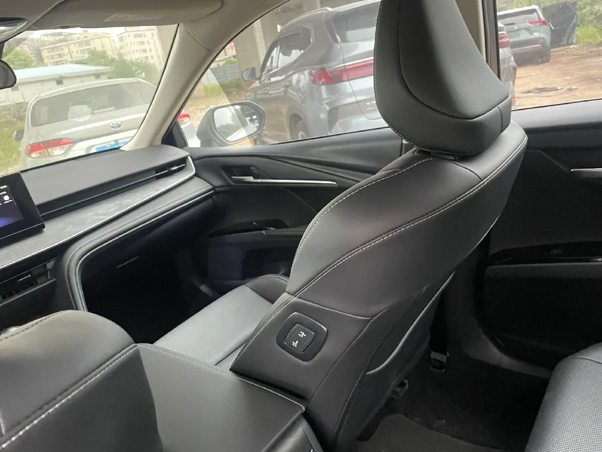 2025 Toyota Camry 2.0L 152HP L4 E-CVT Hybrid,autocango,china used car exporter,china ev exporter,chinese used car exporter,chinese used ev exporter
