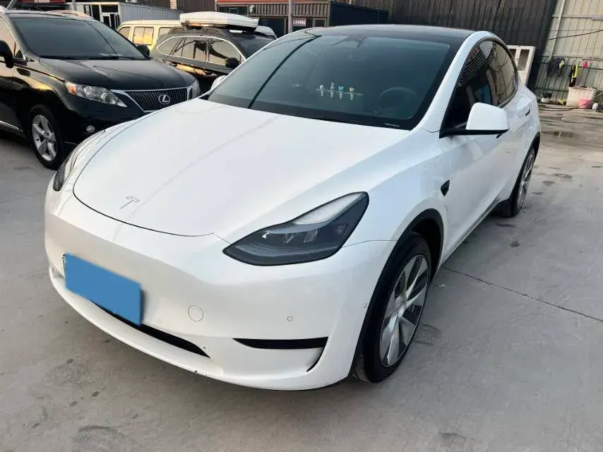 2022 TESLA MODEL view 1
