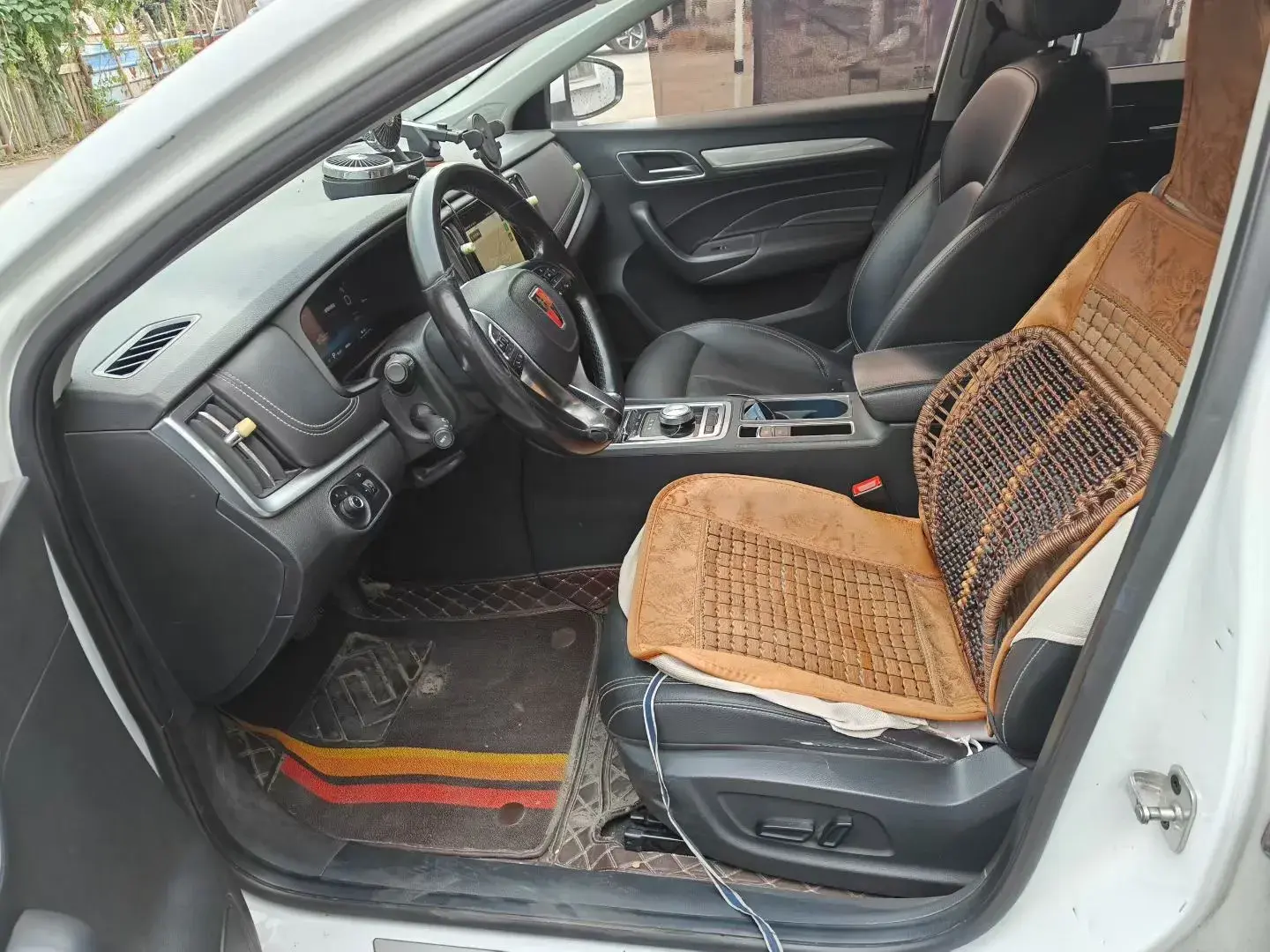 2017 ROEWE I6 thumbnail 3