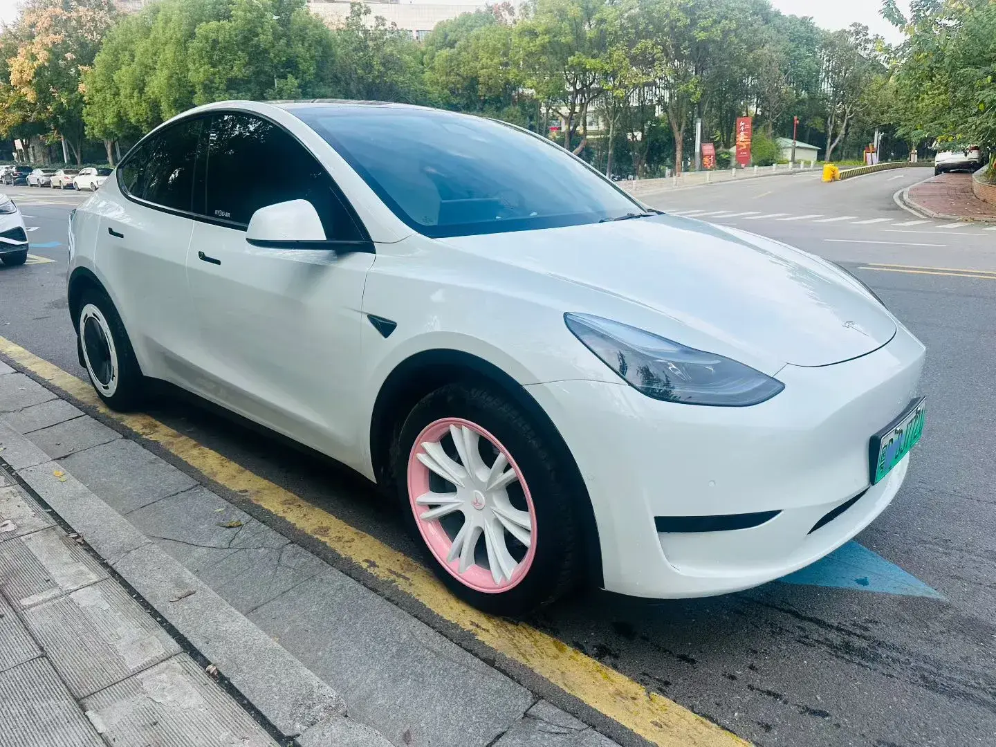 2022 TESLA MODEL thumbnail 3