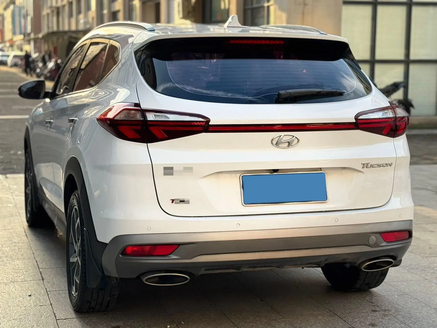 2020 HYUNDAI TUCSON thumbnail 3