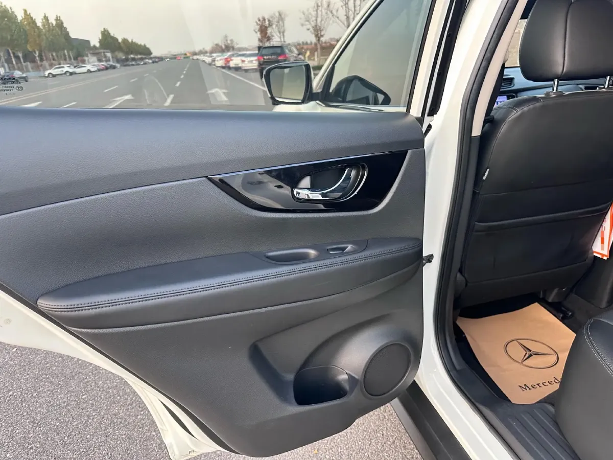 2021 Nissan X-Trail 2.0L 151HP L4 CVT,autocango,china used car exporter,china ev exporter,chinese used car exporter,chinese used ev exporter