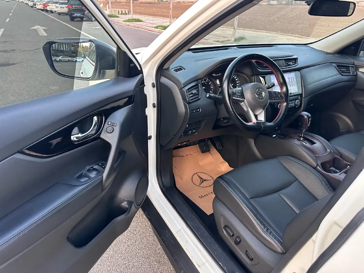 2021 Nissan X-Trail 2.0L 151HP L4 CVT,autocango,china used car exporter,china ev exporter,chinese used car exporter,chinese used ev exporter