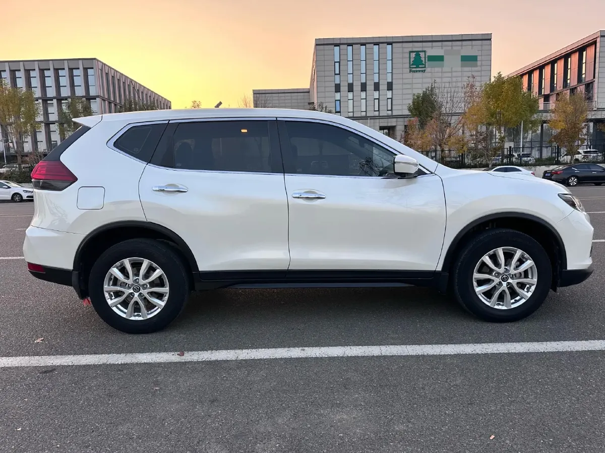 2021 Nissan X-Trail 2.0L 151HP L4 CVT,autocango,china used car exporter,china ev exporter,chinese used car exporter,chinese used ev exporter