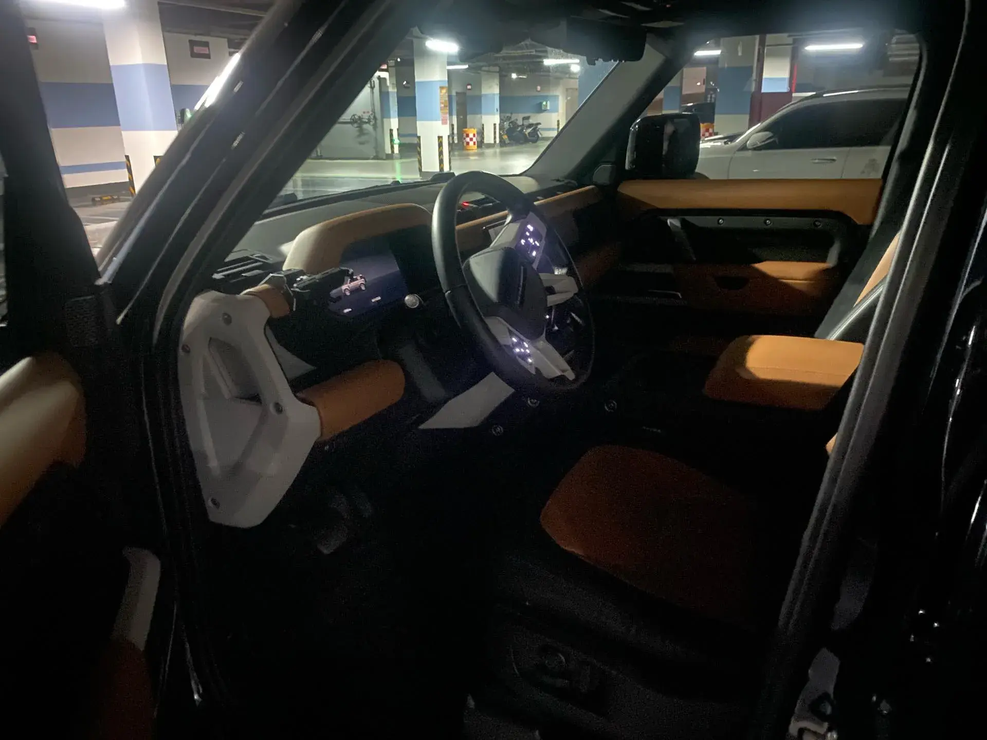 2024 LAND ROVER thumbnail 3