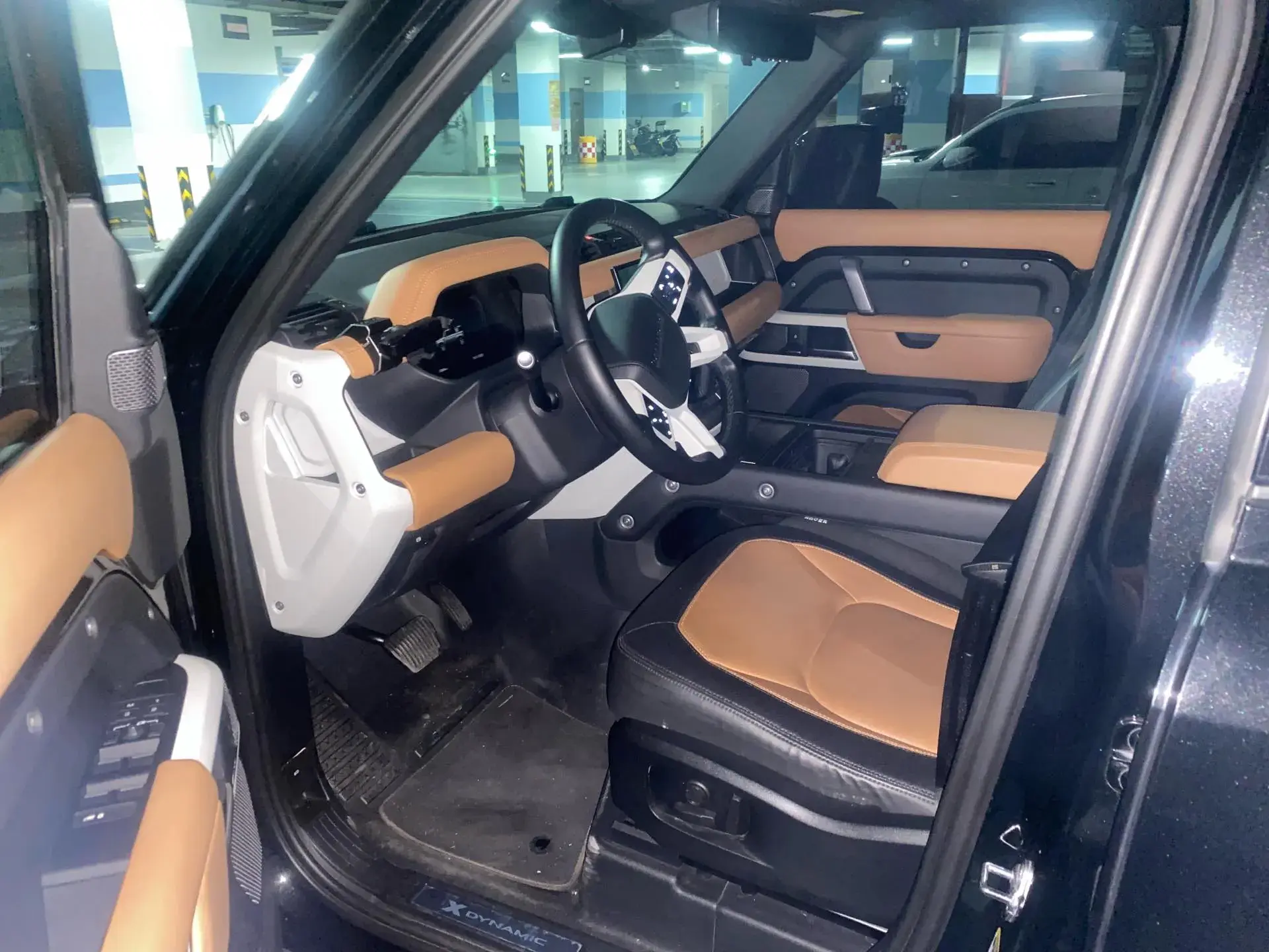 2024 LAND ROVER thumbnail 4