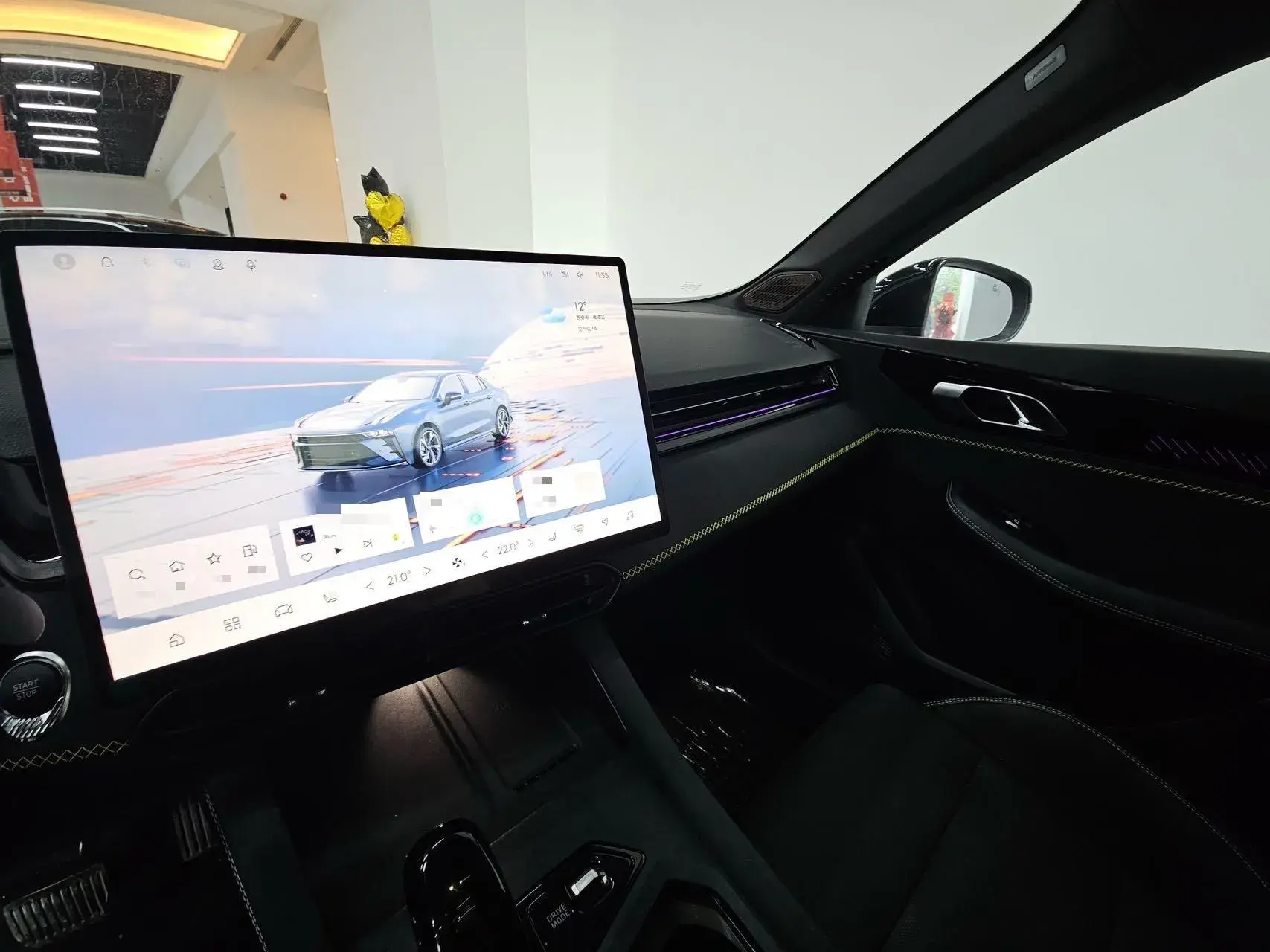 2025 LYNK&CO 03 thumbnail 4