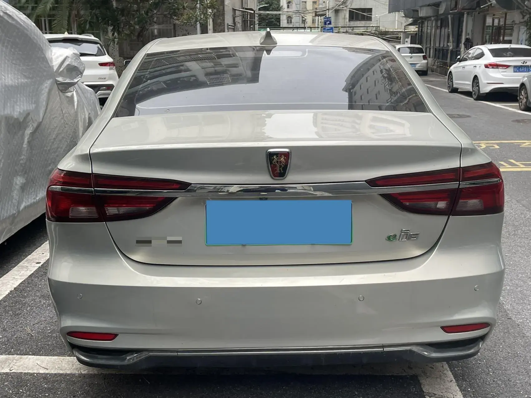 2017 ROEWE I6 thumbnail 3
