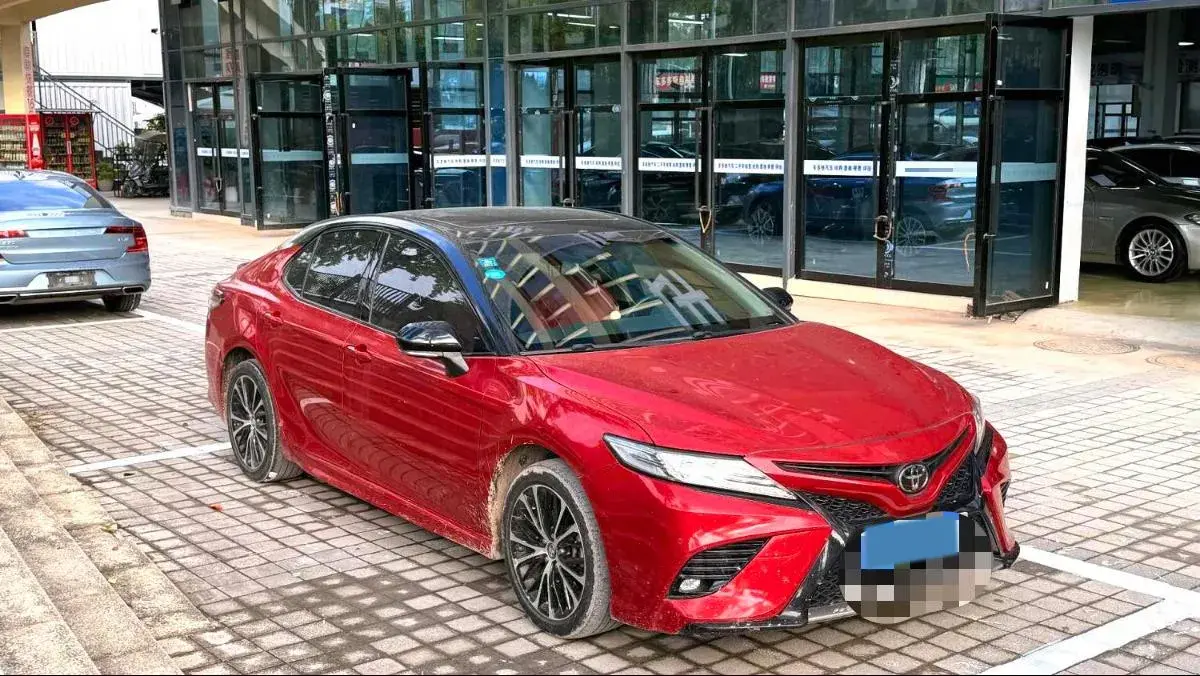 2019 TOYOTA CAMRY thumbnail 3