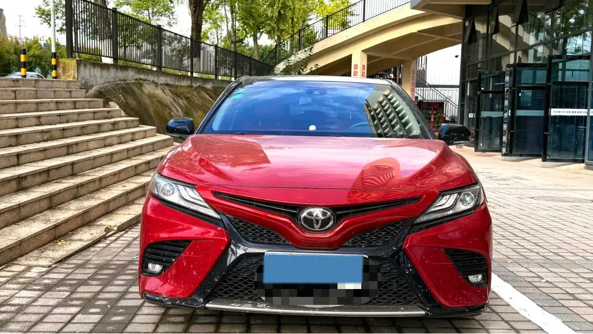2019 TOYOTA CAMRY thumbnail 2