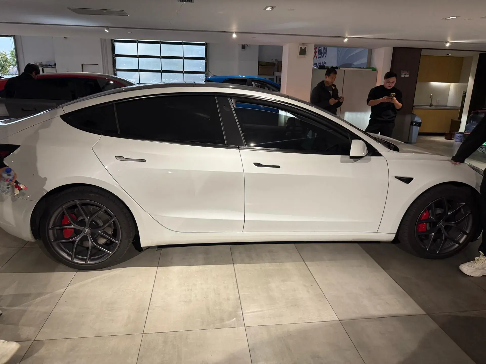 2022 TESLA MODEL thumbnail 2