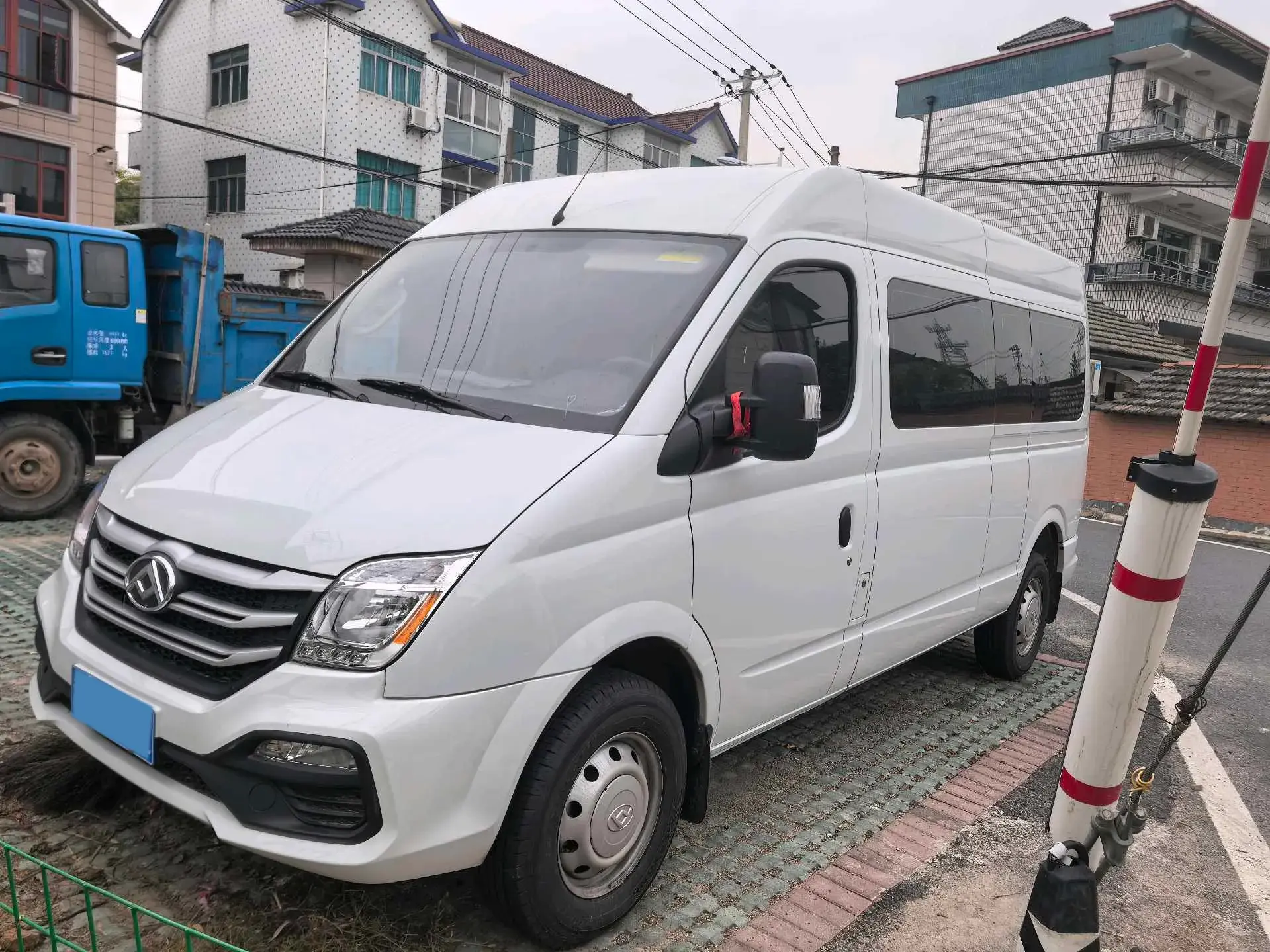 2024 MAXUS XINTU view 1