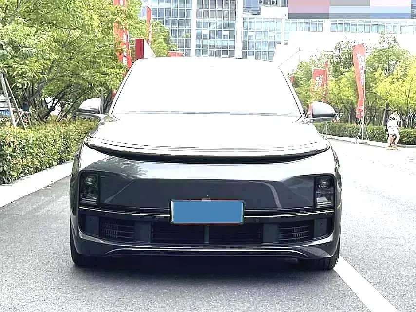 2023 LI L8 thumbnail 2