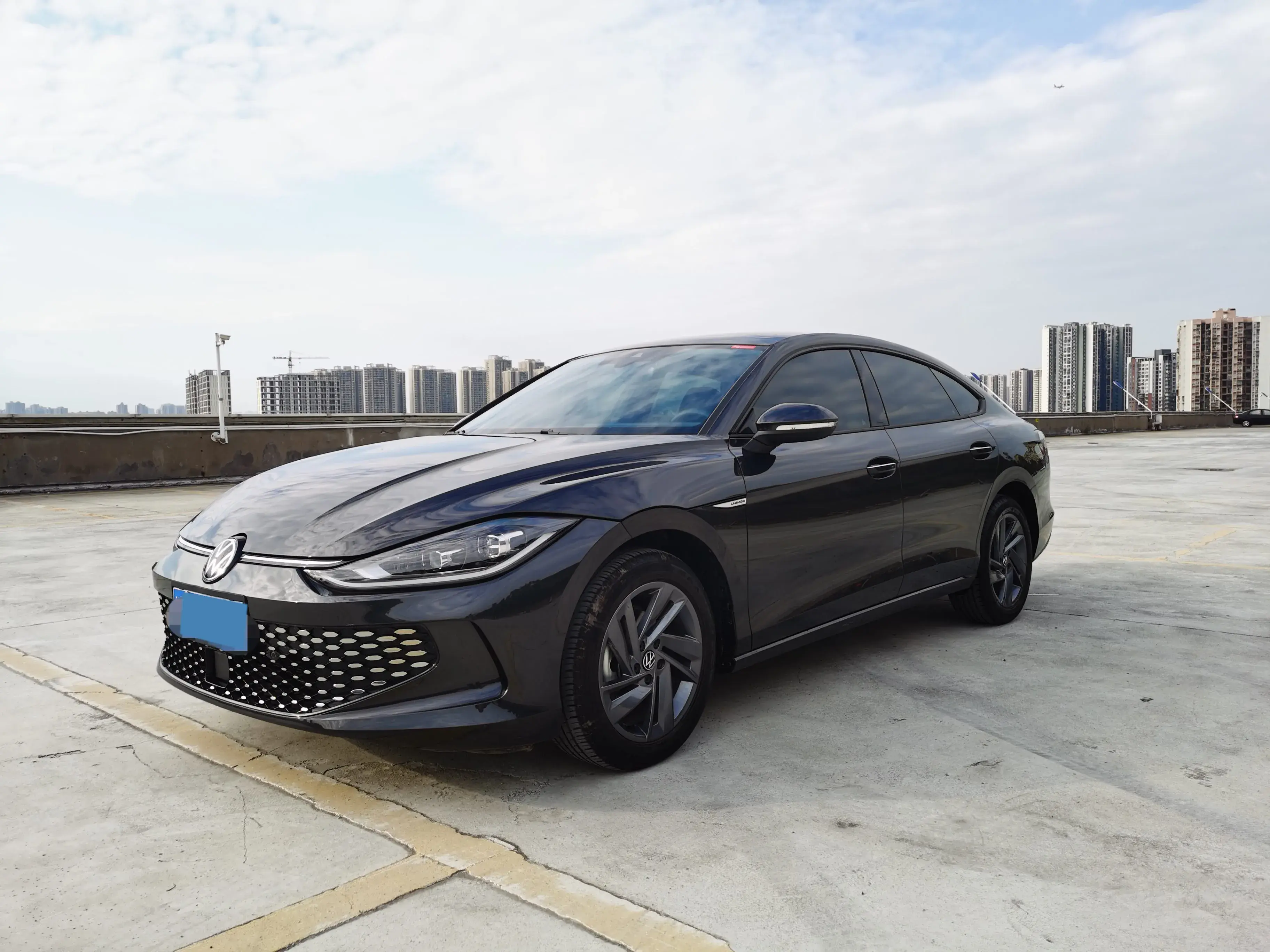 2024 VOLKSWAGEN LAMANDO view 1