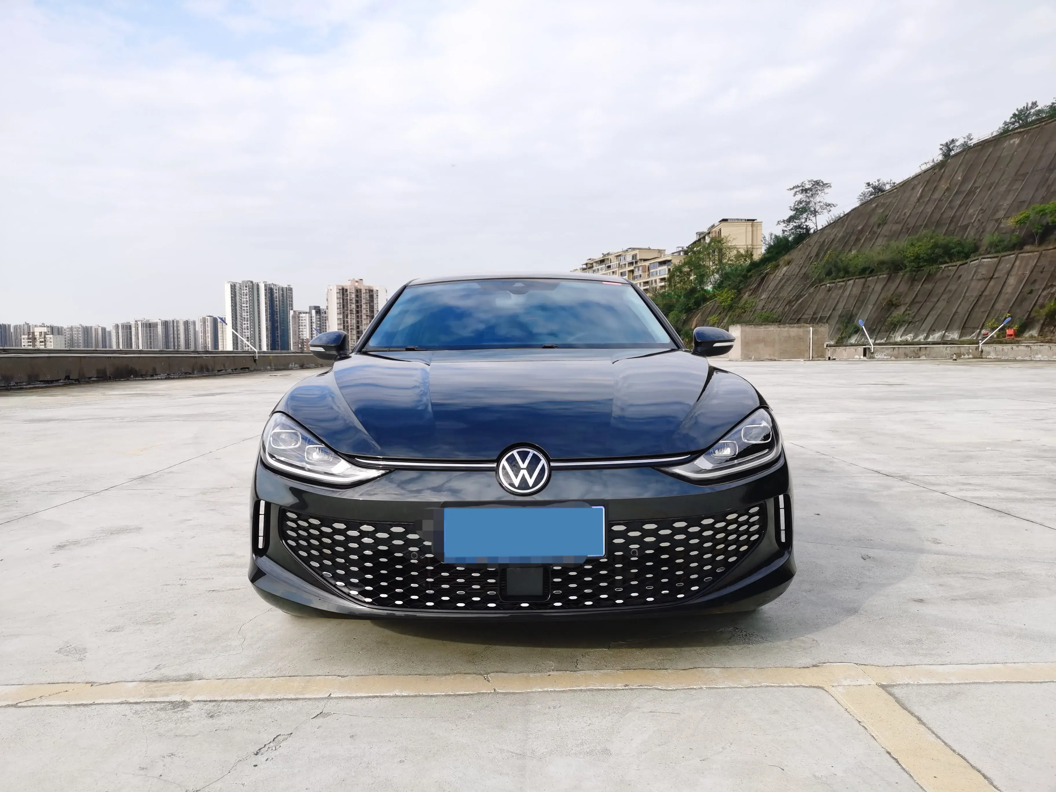 2024 VOLKSWAGEN LAMANDO thumbnail 2