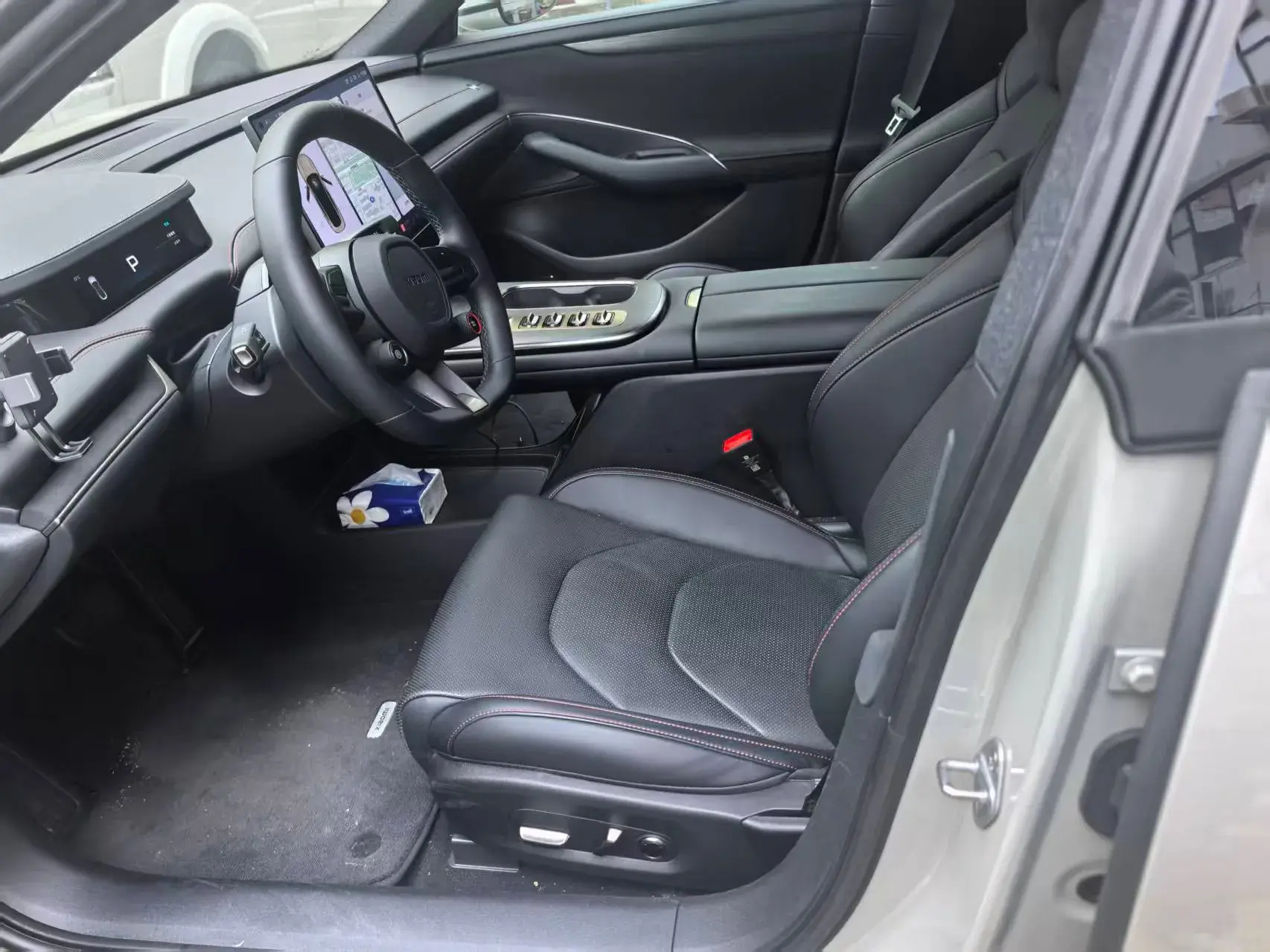 2024 MI SU7 thumbnail 3