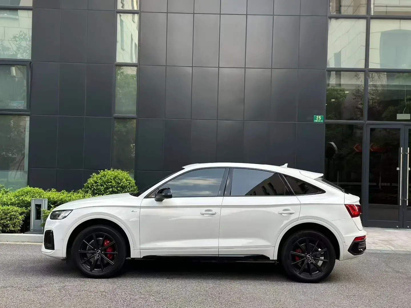 2021 AUDI Q5L thumbnail 2