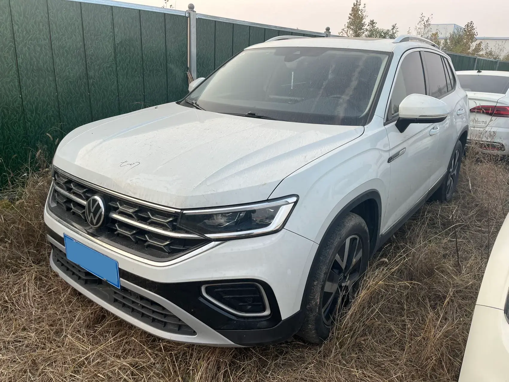 2023 VOLKSWAGEN TAYRON view 1