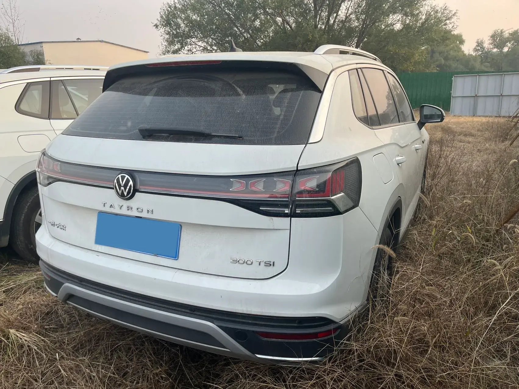 2023 VOLKSWAGEN TAYRON thumbnail 4