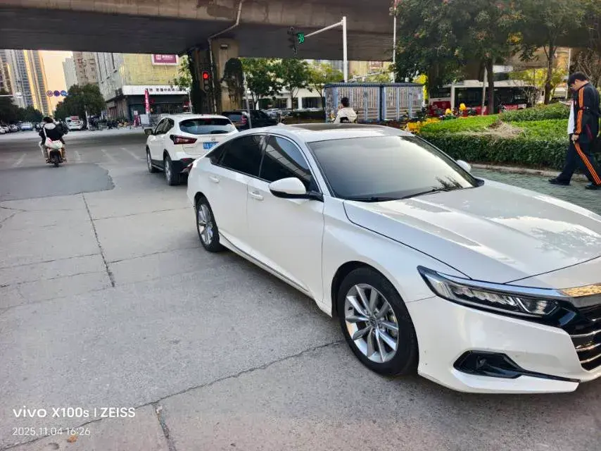 2022 HONDA ACCORD thumbnail 2