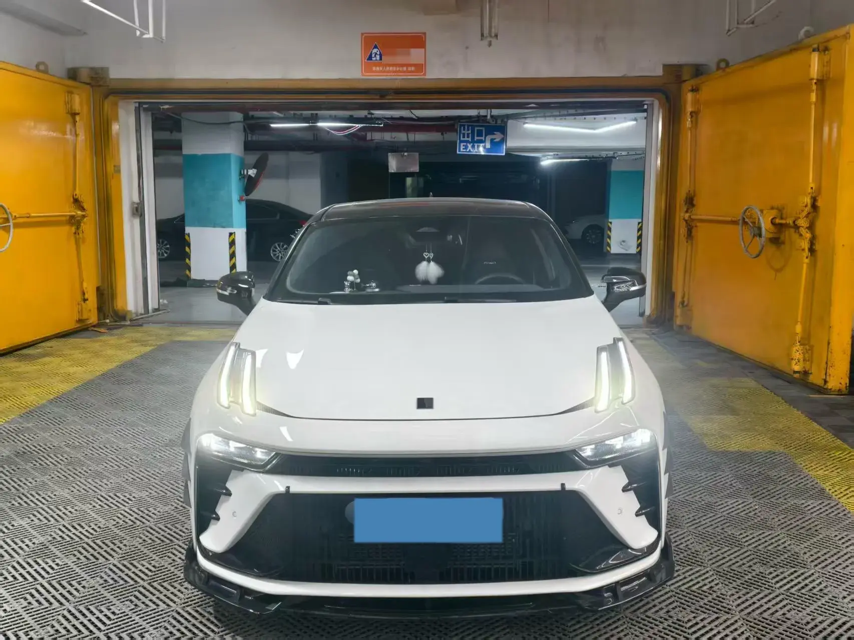 2023 LYNK&CO 03 thumbnail 2