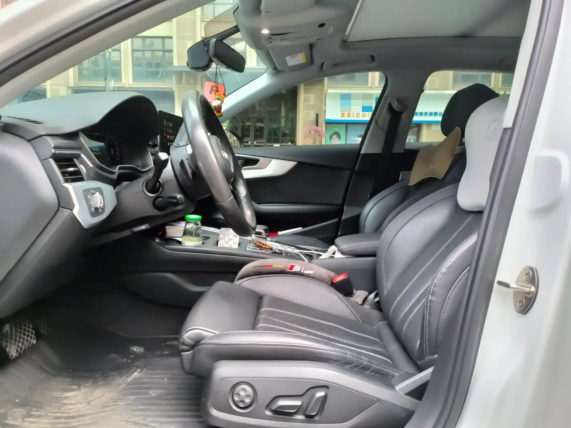 2020 AUDI A4L thumbnail 4