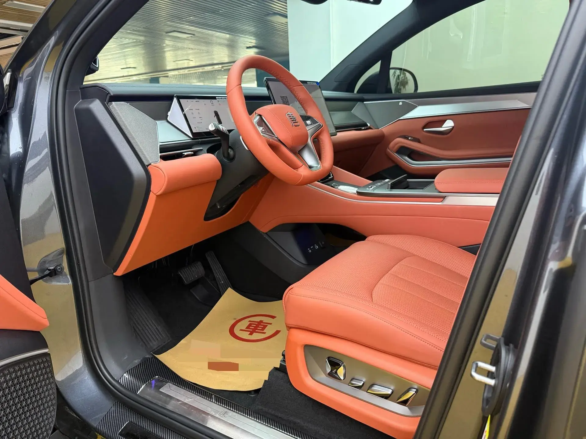 2025 BYD TANGL thumbnail 4