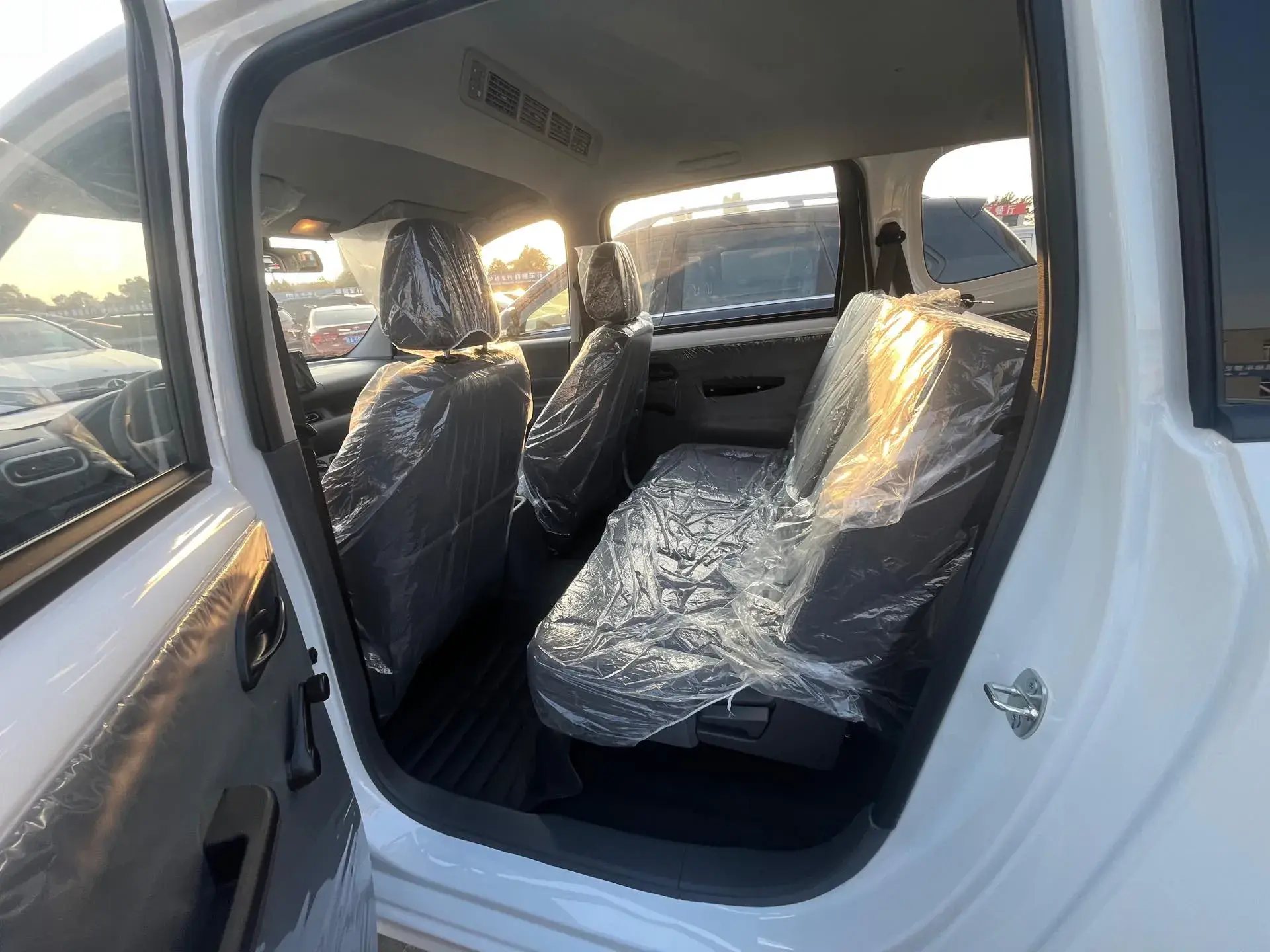 2025 WULING HONGGUANG thumbnail 4