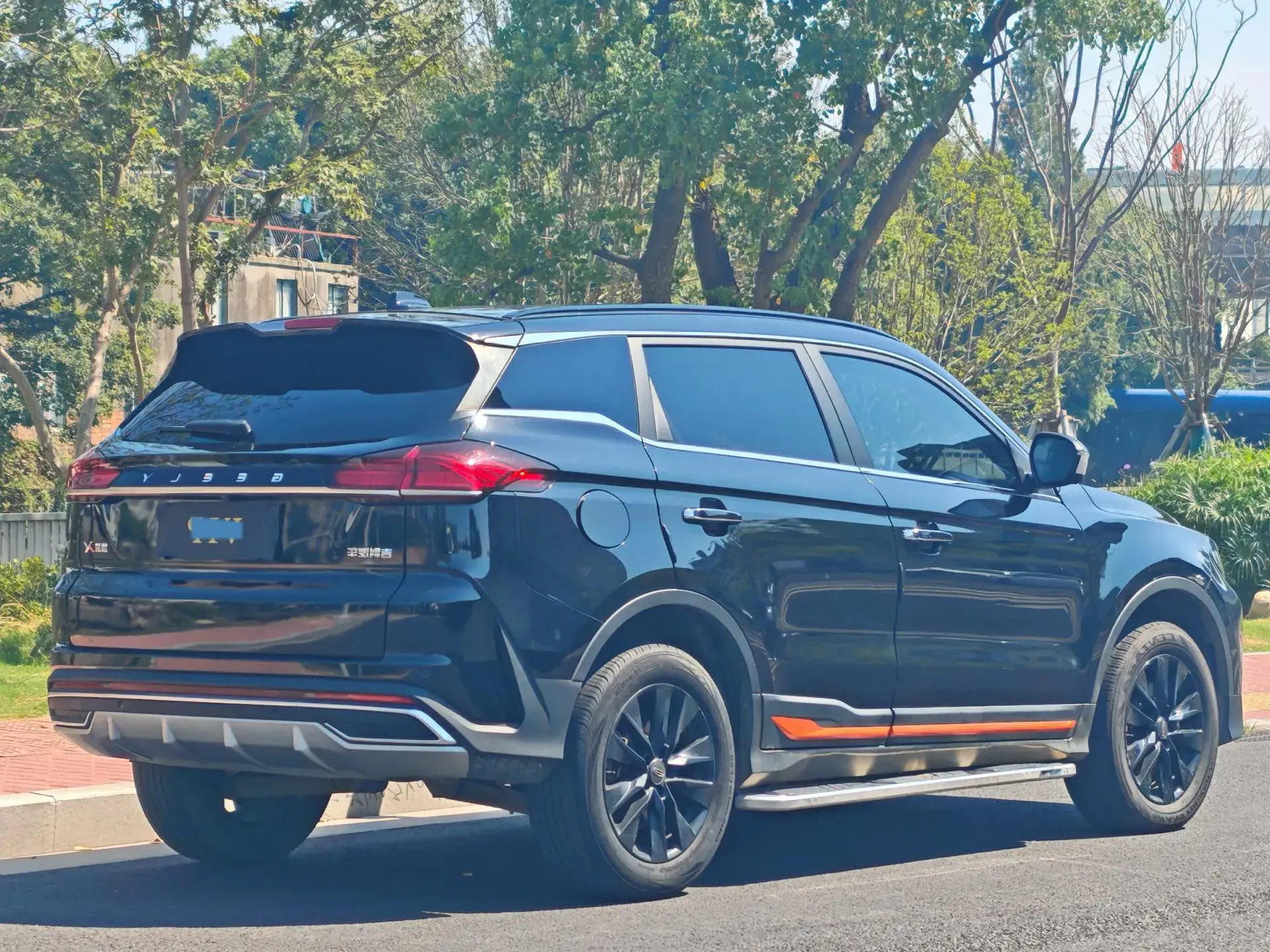 2022 GEELY AZKARRA thumbnail 4