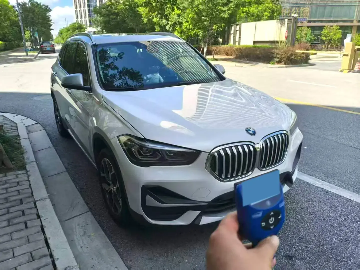 2020 BMW X1 thumbnail 2