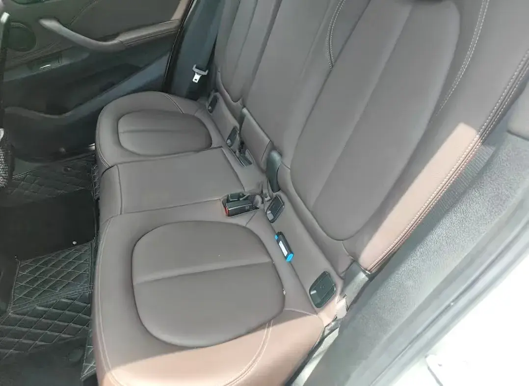 2020 BMW X1 thumbnail 4