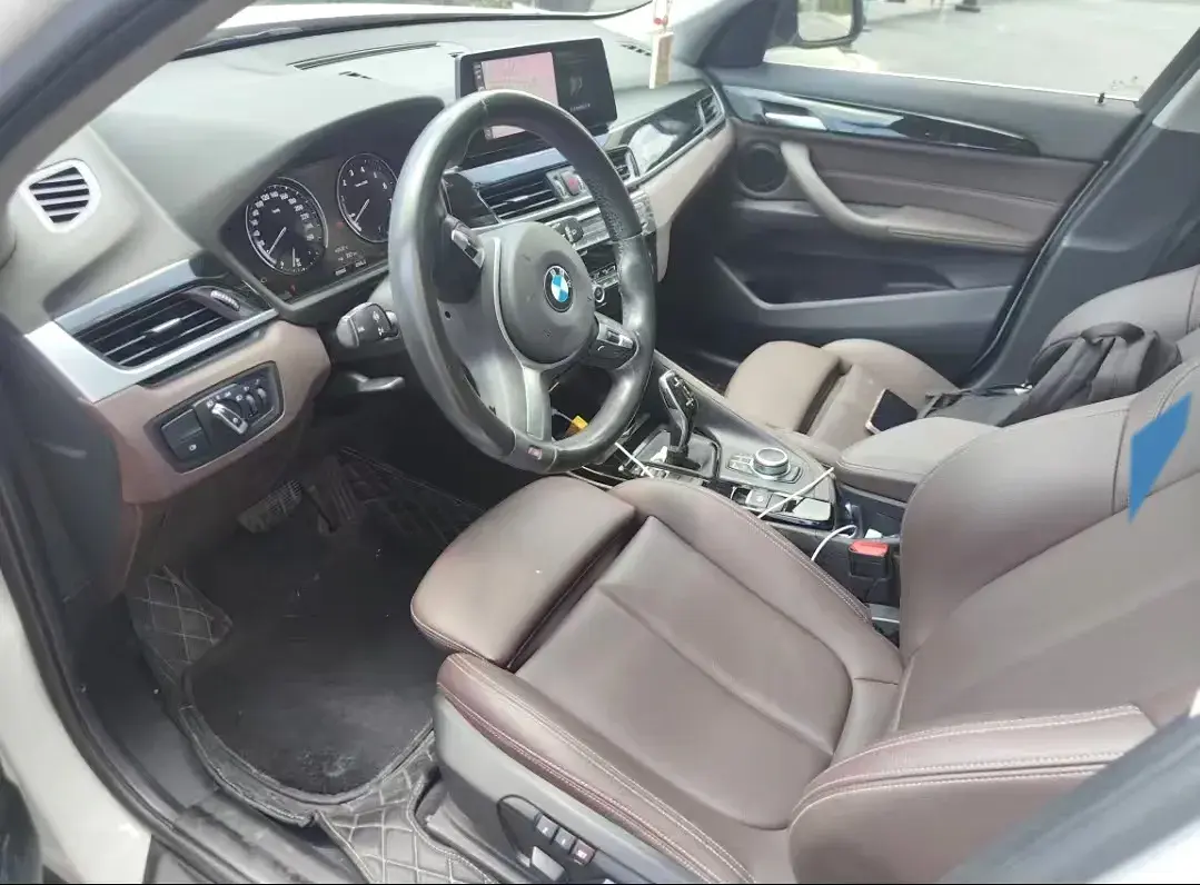 2020 BMW X1 thumbnail 3