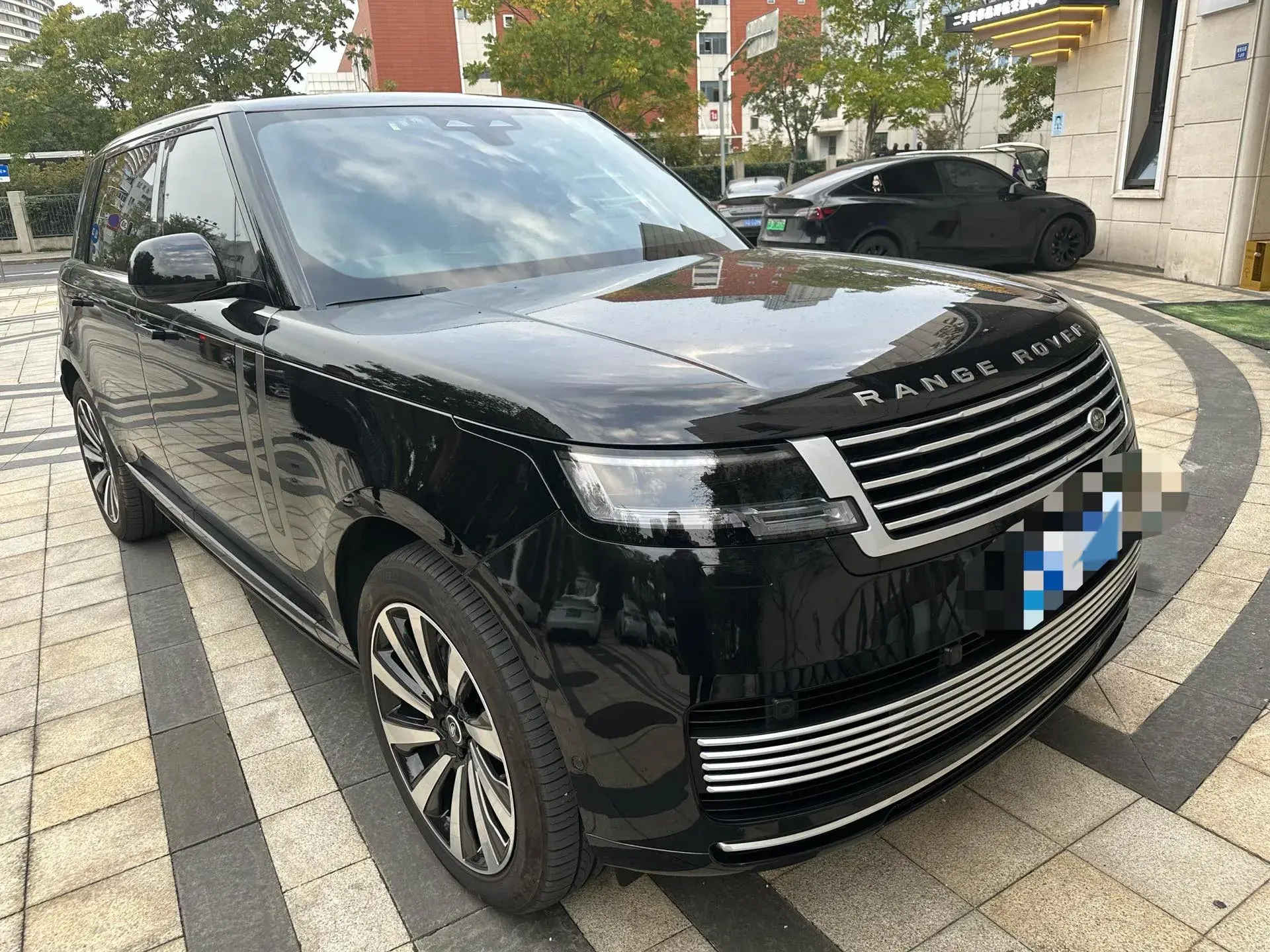 2024 LAND ROVER thumbnail 2