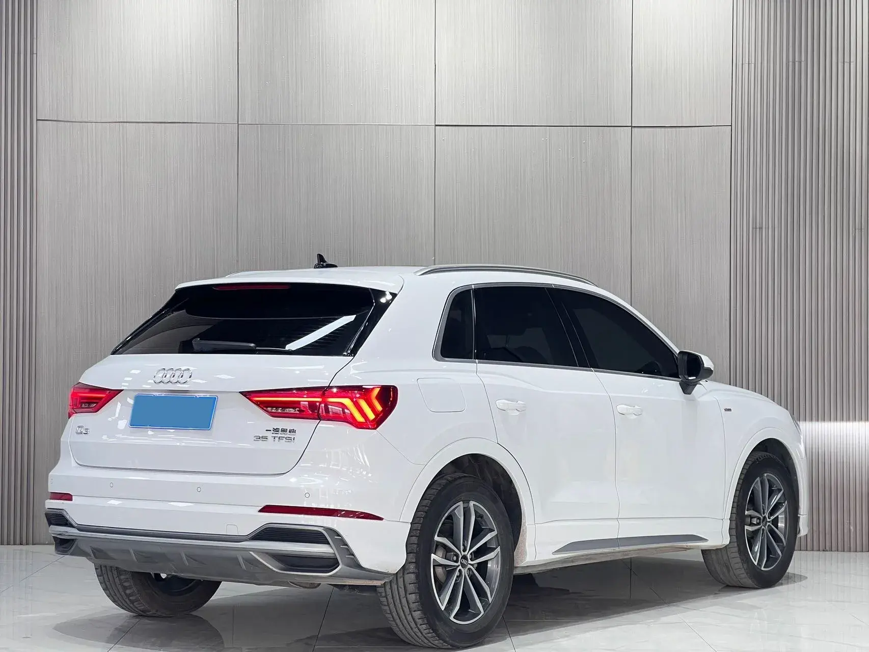 2023 AUDI Q2L thumbnail 4