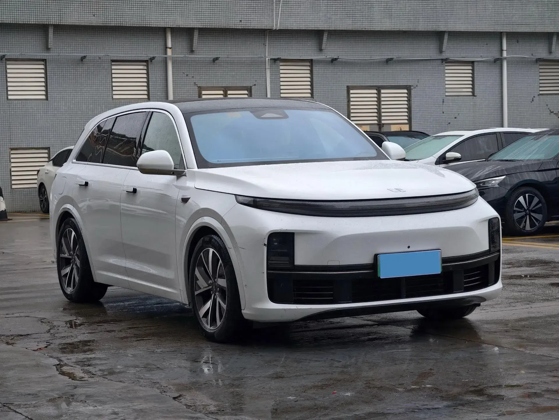 2023 LI L7 thumbnail 3