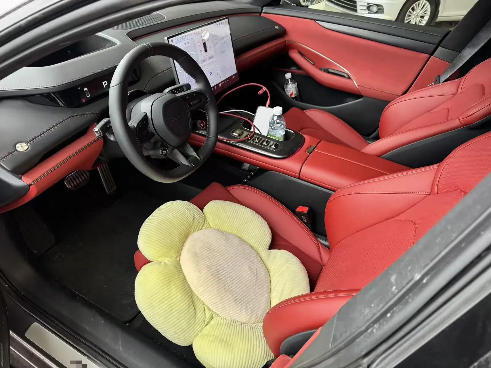 2024 MI SU7 thumbnail 4