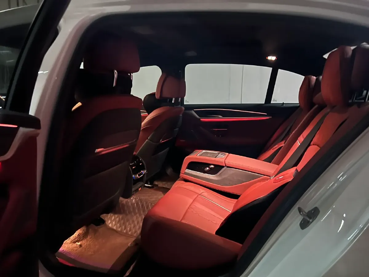 2023 BMW 5 Series 2.0T 245HP L4 8AT,autocango,china used car exporter,china ev exporter,chinese used car exporter,chinese used ev exporter