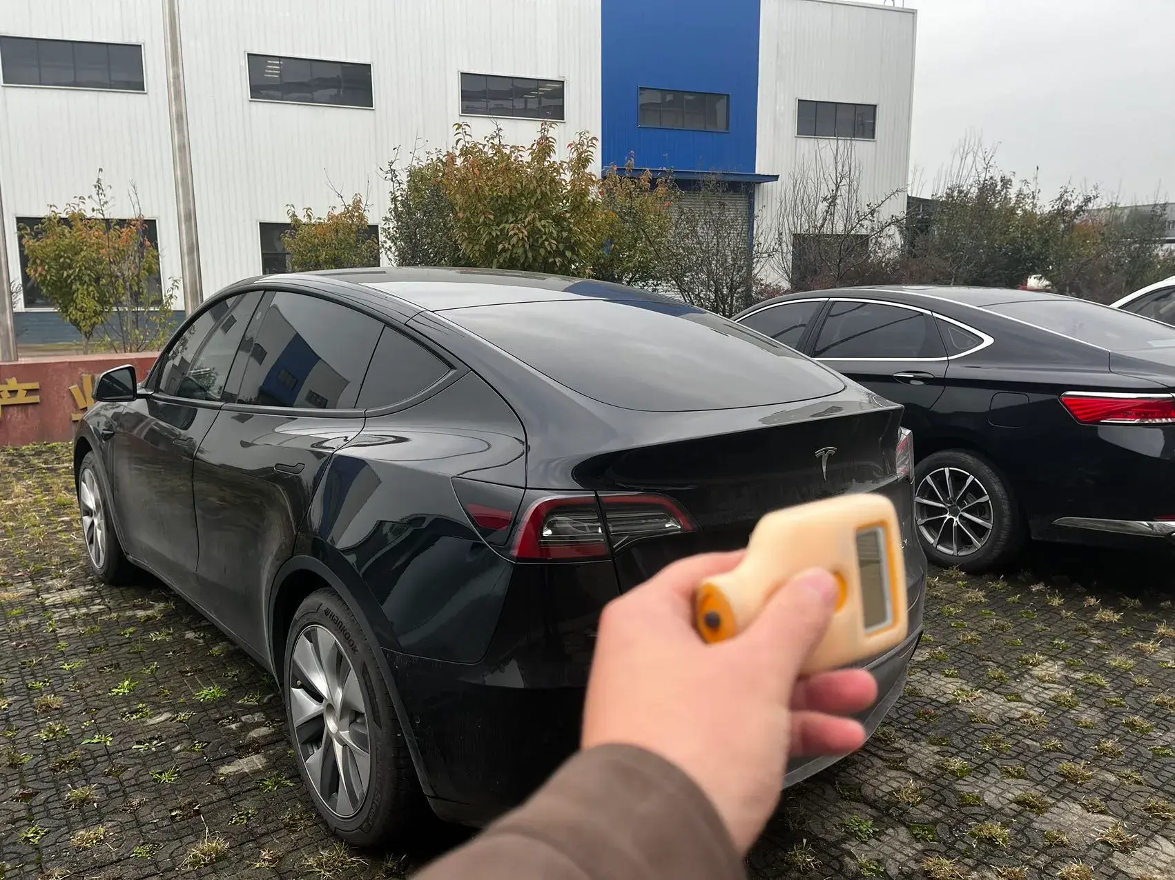 2022 TESLA MODEL thumbnail 4