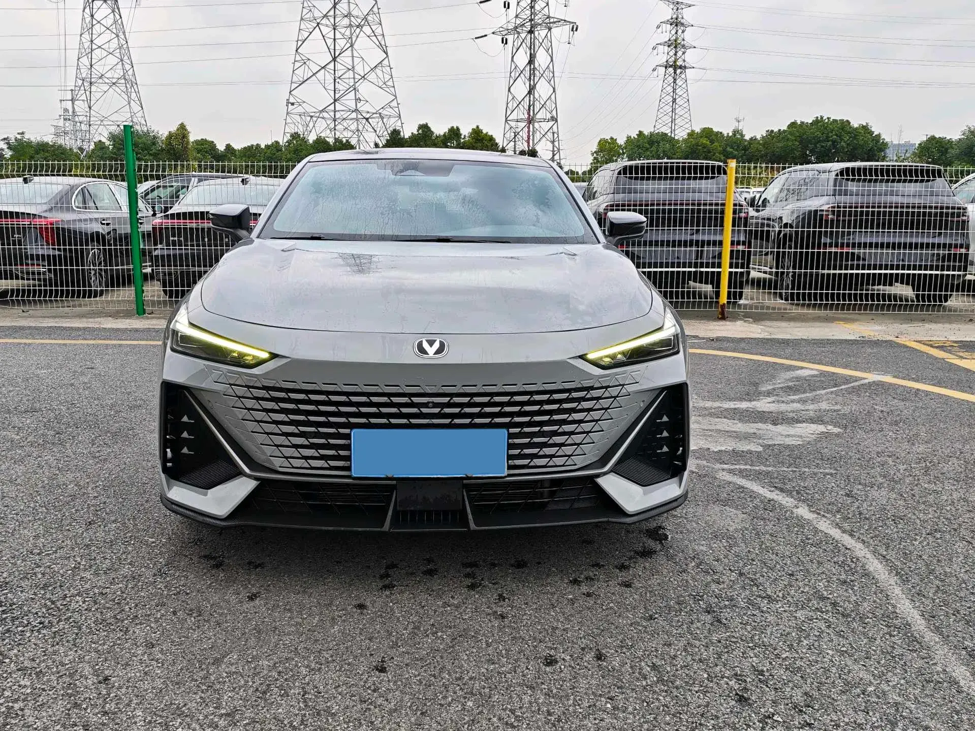 2022 CHANGAN UNI-V thumbnail 2