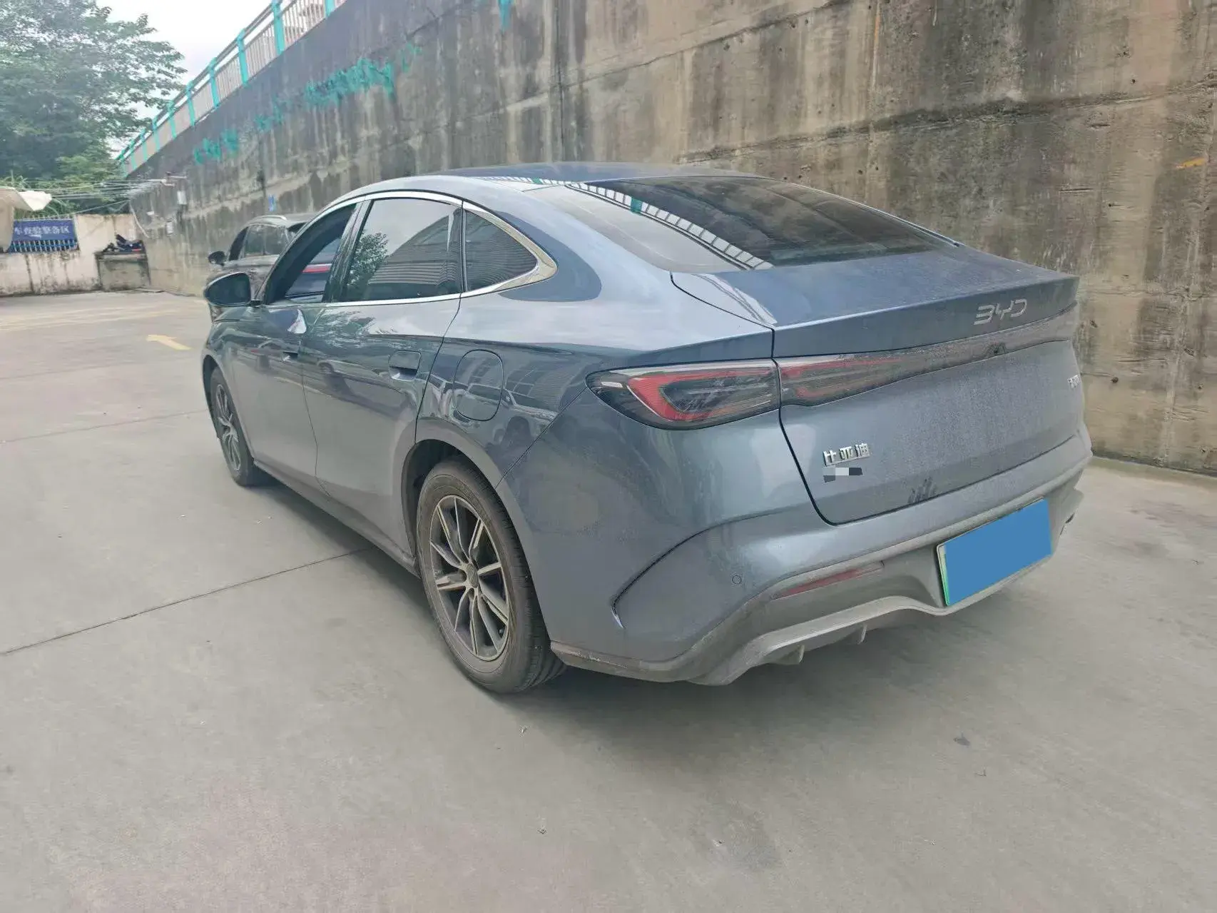 2024 BYD SEAL thumbnail 3