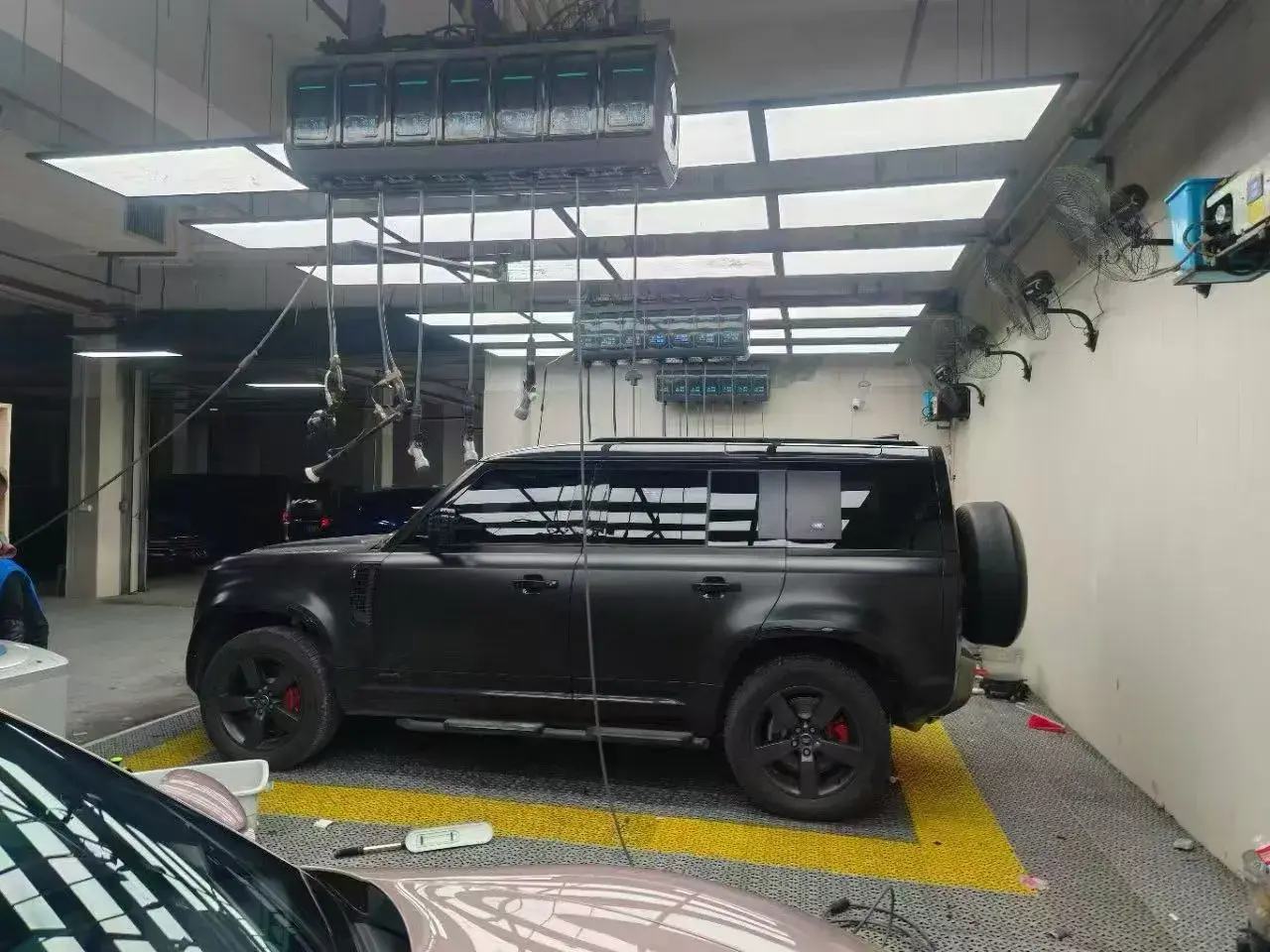 2024 LAND ROVER thumbnail 3