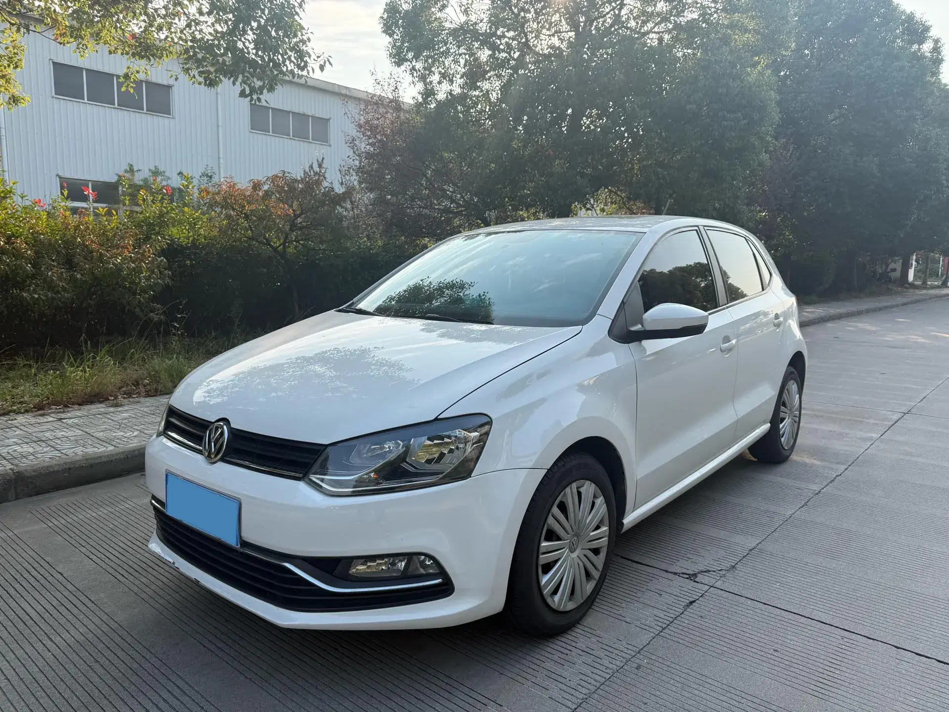 2016 VOLKSWAGEN POLO view 1