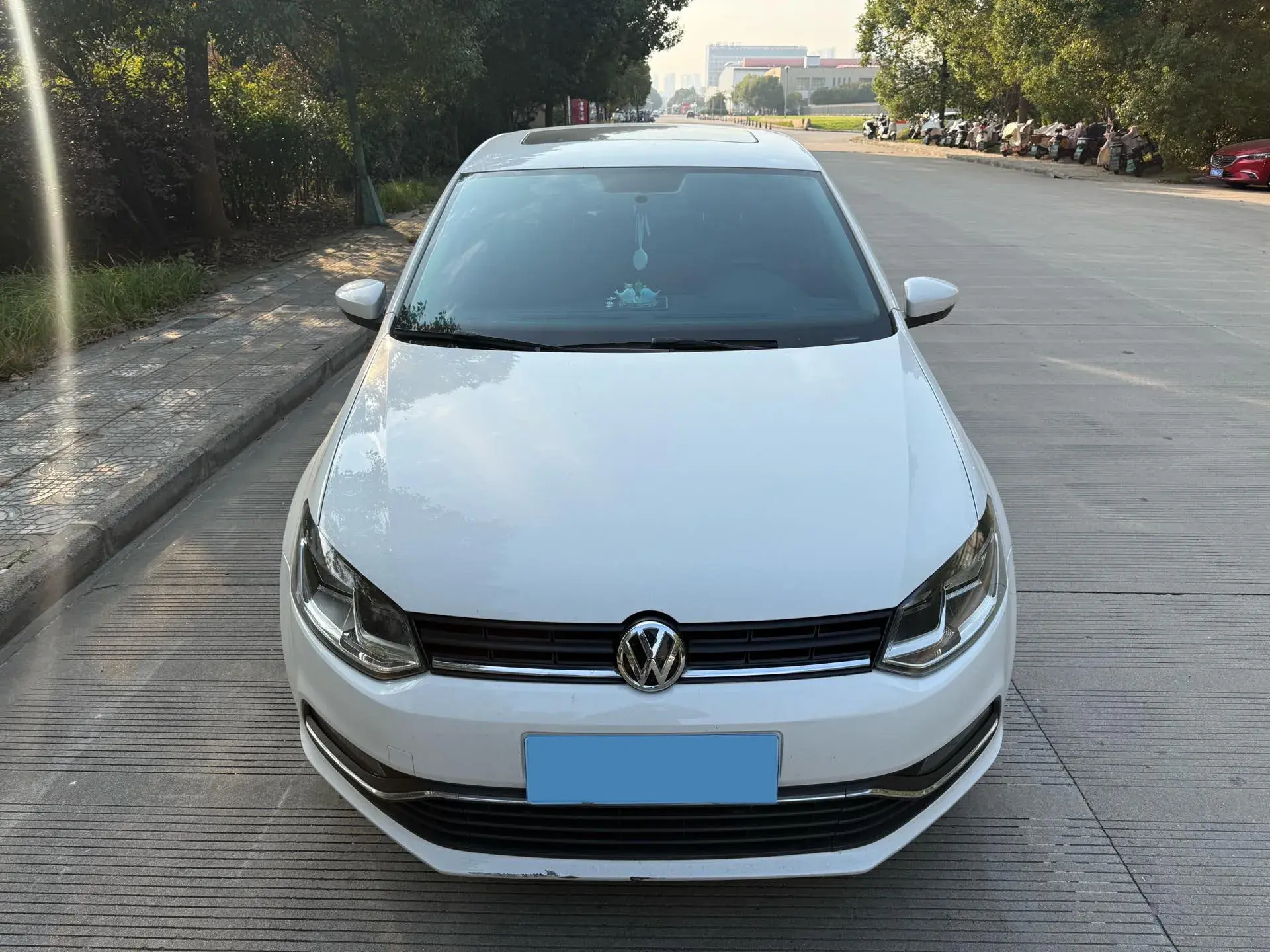 2016 VOLKSWAGEN POLO thumbnail 2